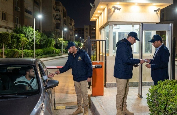 مجمع سكني محمي مع دورية أمن ومنازل عائلية